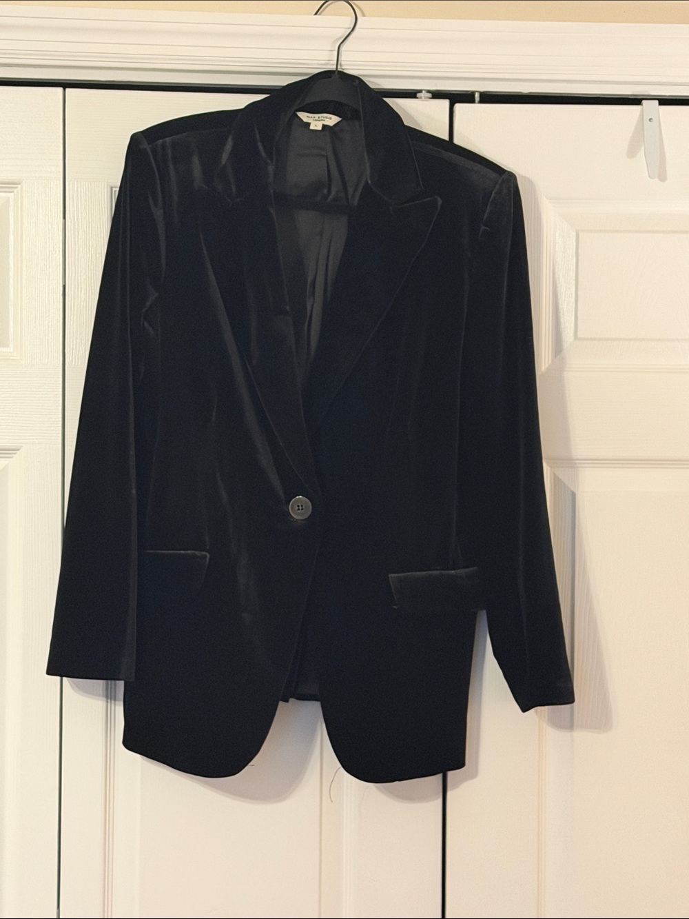 Max Studio Black Velvet Single-Button Blazer